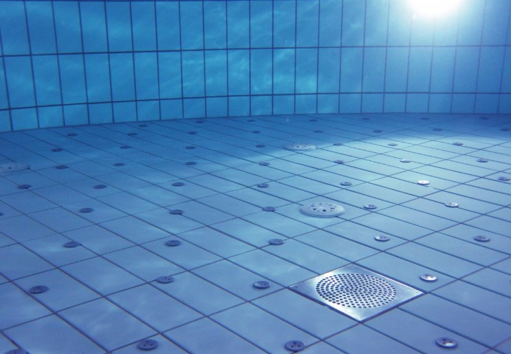 Лето грядет: Каким материалом отделать бассейн