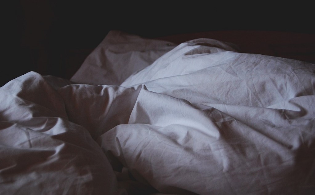 Глажка постельного белья: Почему учёные не рекомендуют это делать