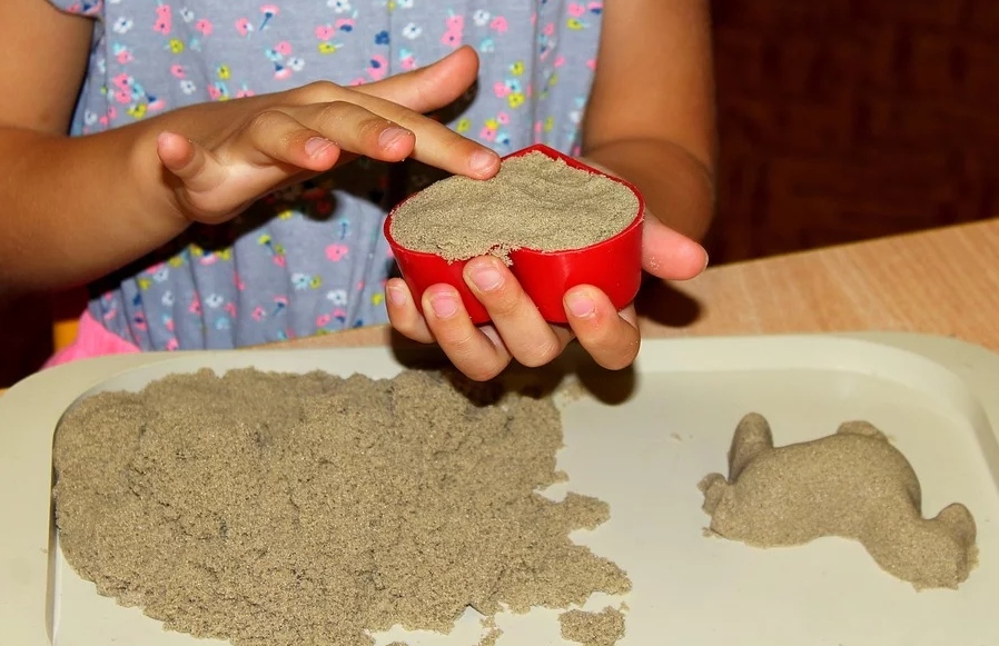«Умный» кинетический песок своими руками: Состав и технология изготовления